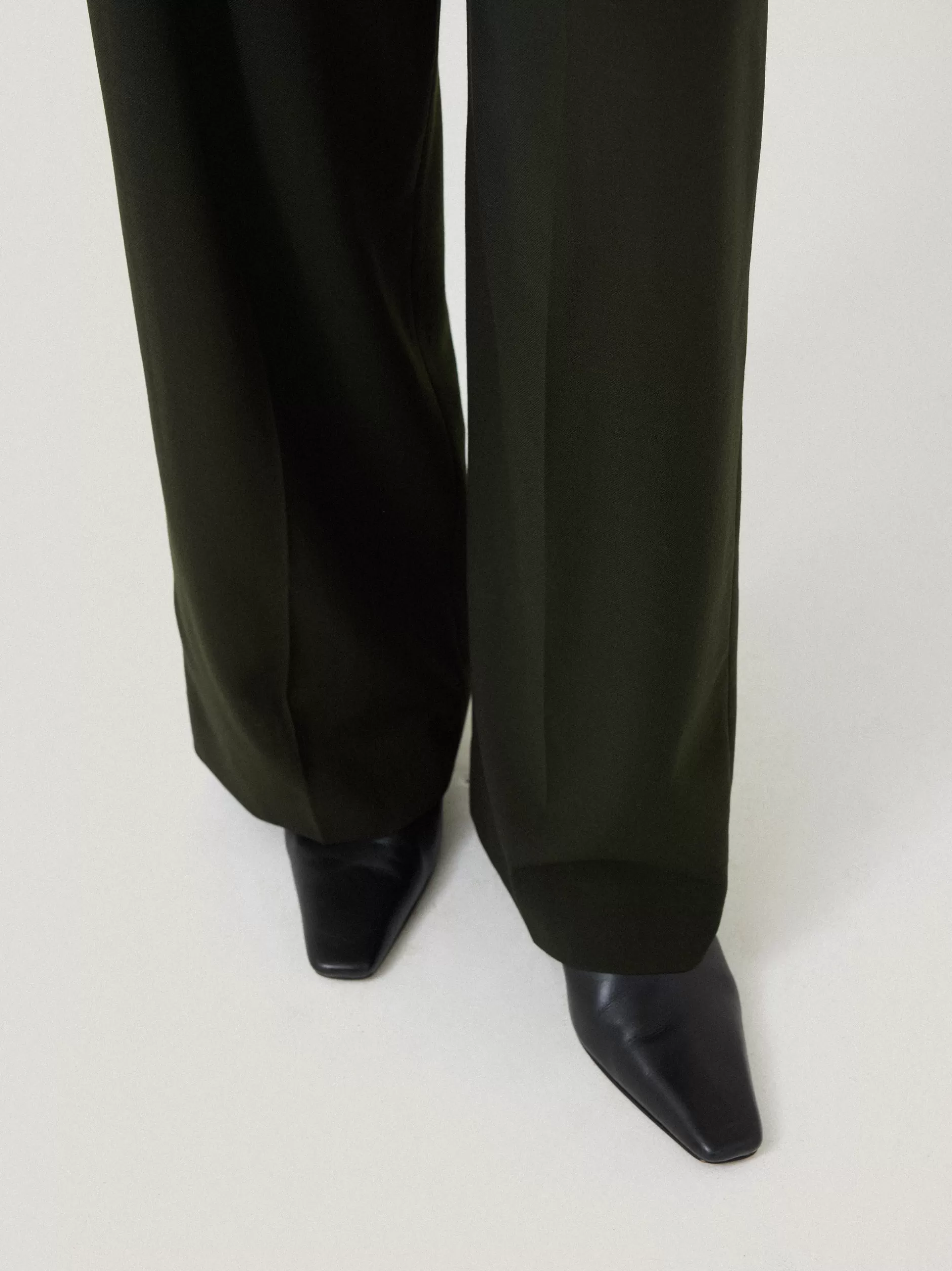 Best Jigsaw Kemp Fluid Twill Trouser Green