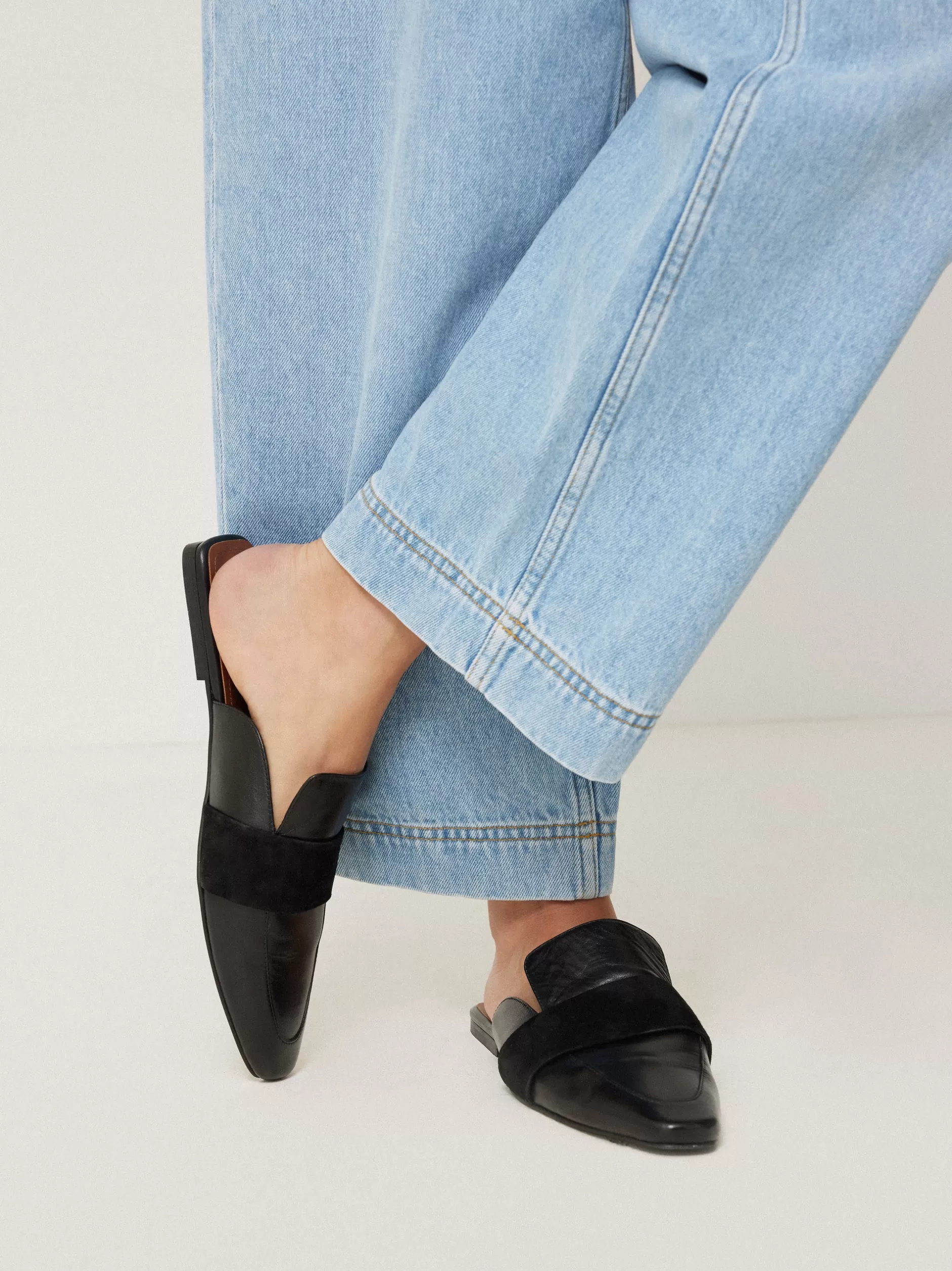 Fashion Jigsaw Leather Backless Loafer Black